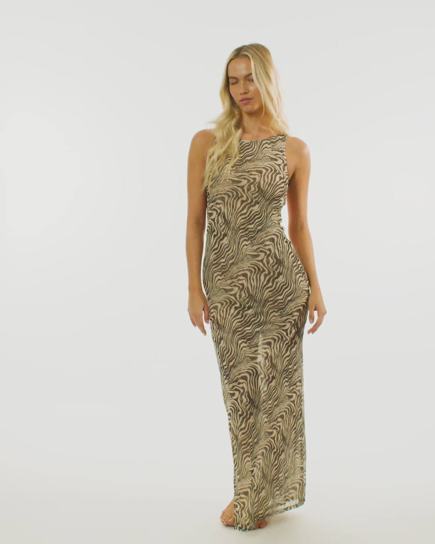 It's Now Cool - The Backless Maxi - Mozart on model video