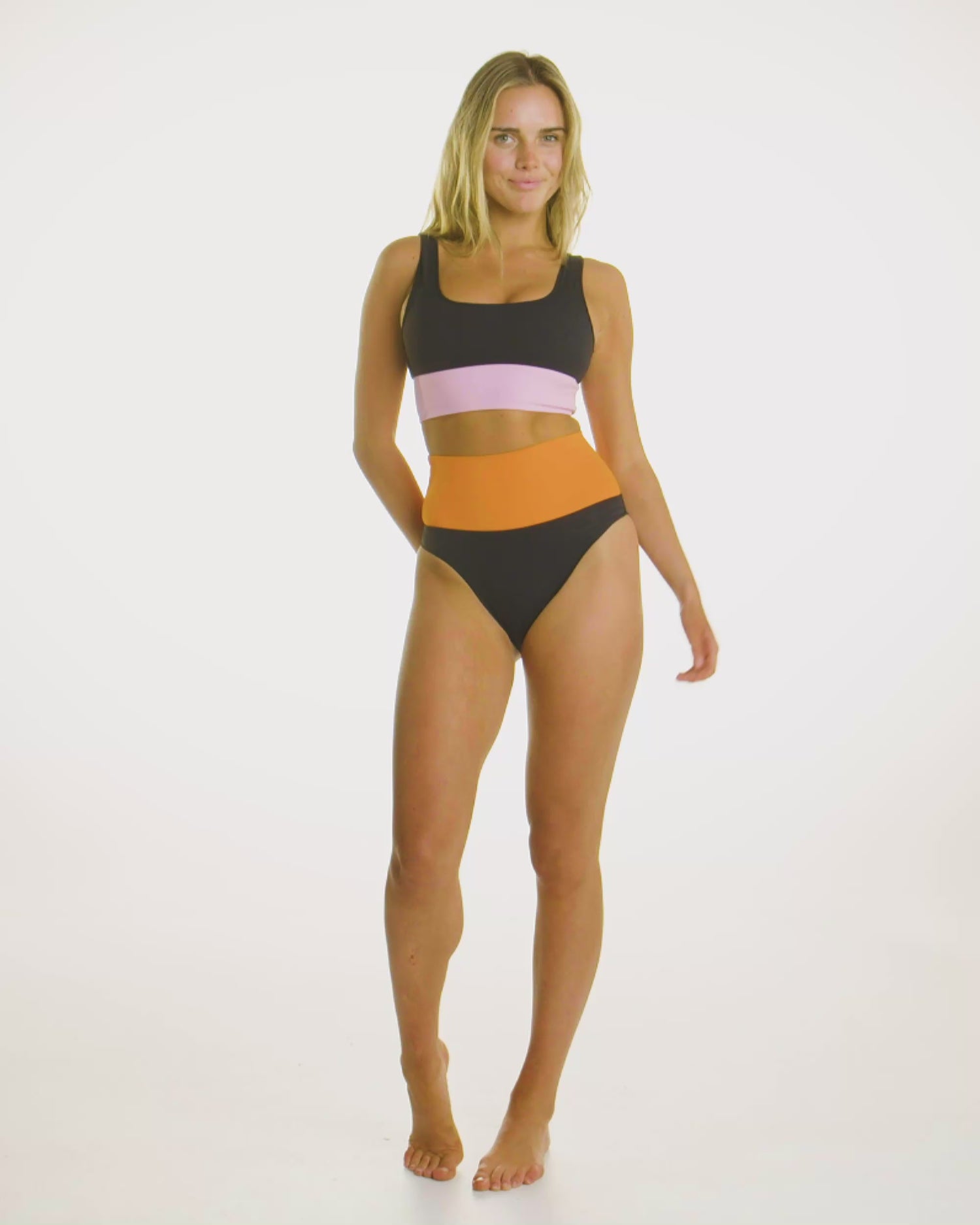 The Contour High Waist - Salsa on model video