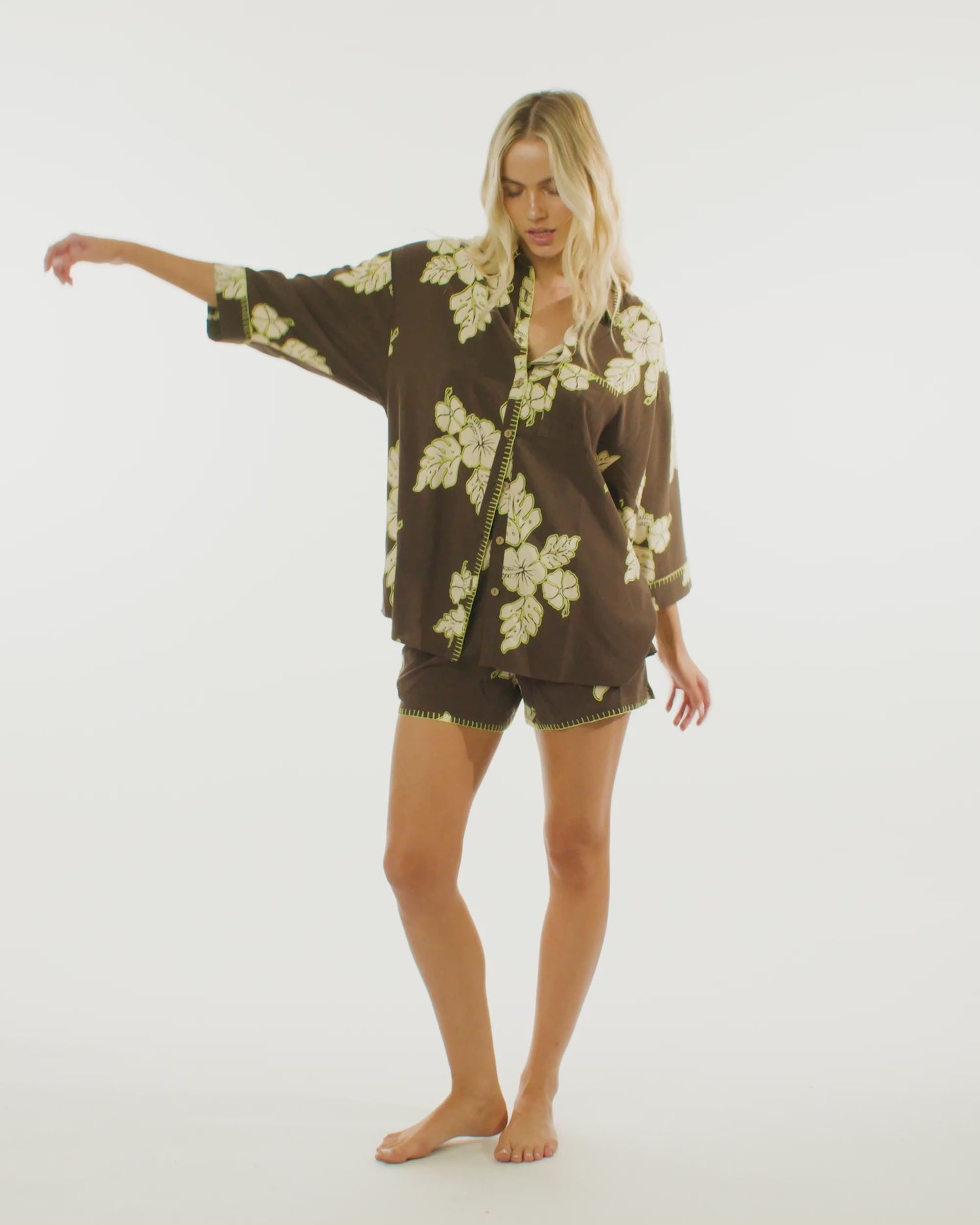 Its now cool WOVEN SHIRTS VACAY SHIRT - HIBISCUS in Hibiscus